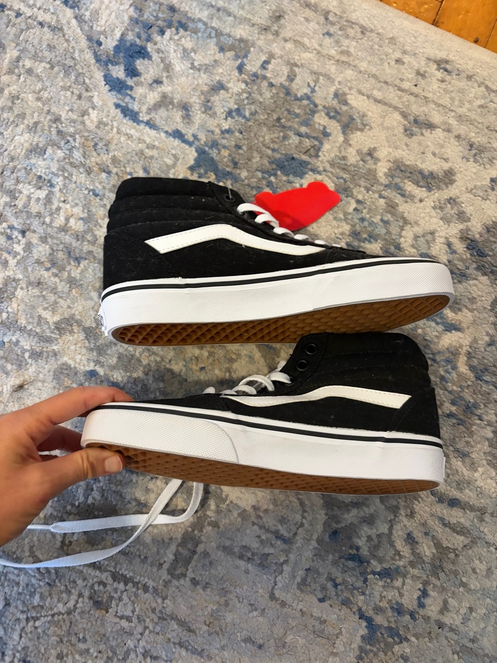 Vans Women’s 6 Black & White High-Top Skate Sneakers NWT
